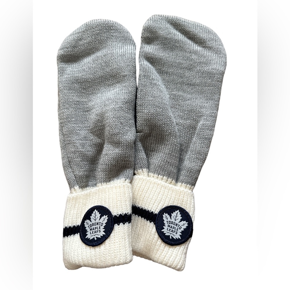 Toronto Maples Leafs -Roots knit mittens NWOT
